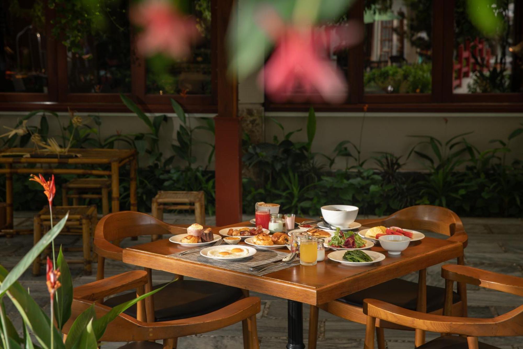 Silk Sense Hoi An River Resort Exterior foto